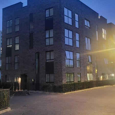 Kayz Lodge- Luxury Ensuite-Private & Shared Accommodation In A New House At The Olympic Village Overlooking Stratford Westfield And Tube Station London Exterior foto