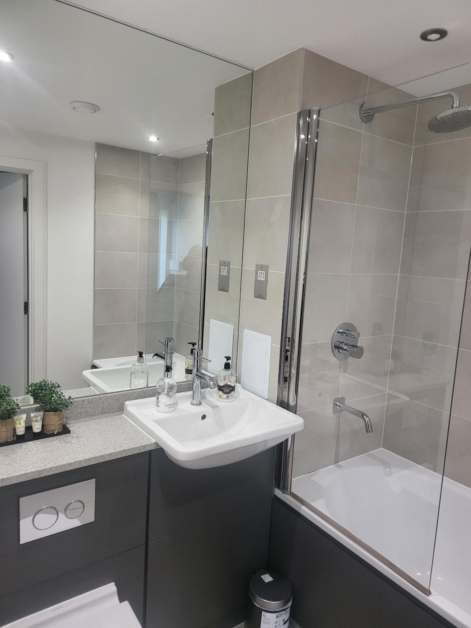 Kayz Lodge- Luxury Ensuite-Private & Shared Accommodation In A New House At The Olympic Village Overlooking Stratford Westfield And Tube Station London Zimmer foto
