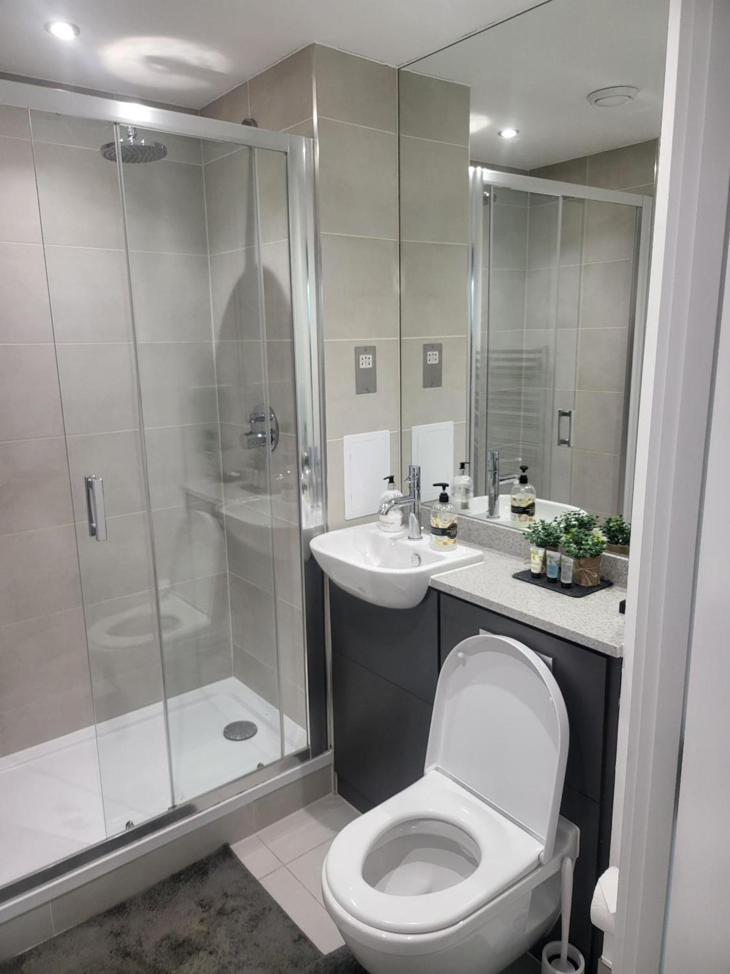 Kayz Lodge- Luxury Ensuite-Private & Shared Accommodation In A New House At The Olympic Village Overlooking Stratford Westfield And Tube Station London Zimmer foto