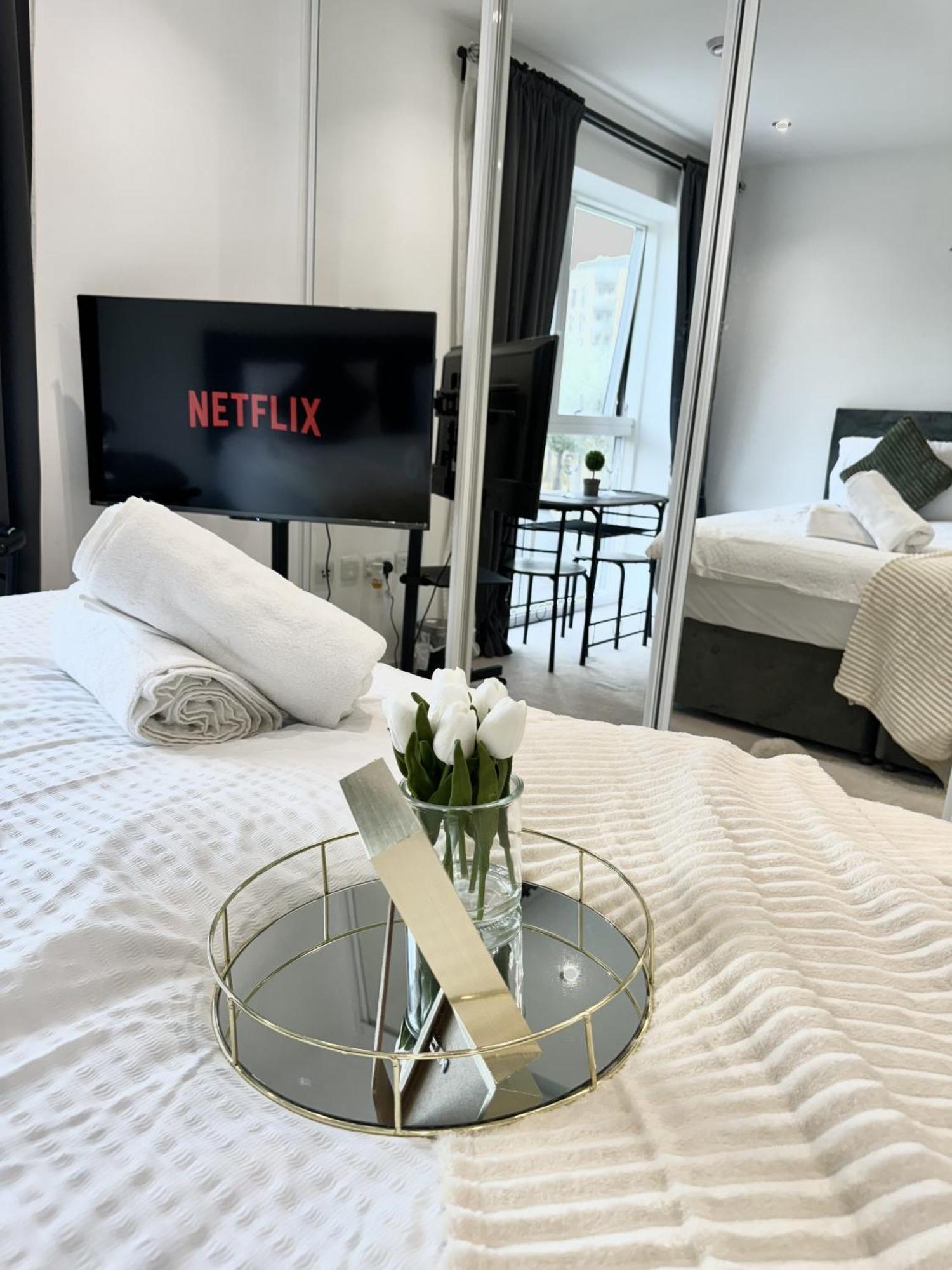 Kayz Lodge- Luxury Ensuite-Private & Shared Accommodation In A New House At The Olympic Village Overlooking Stratford Westfield And Tube Station London Zimmer foto