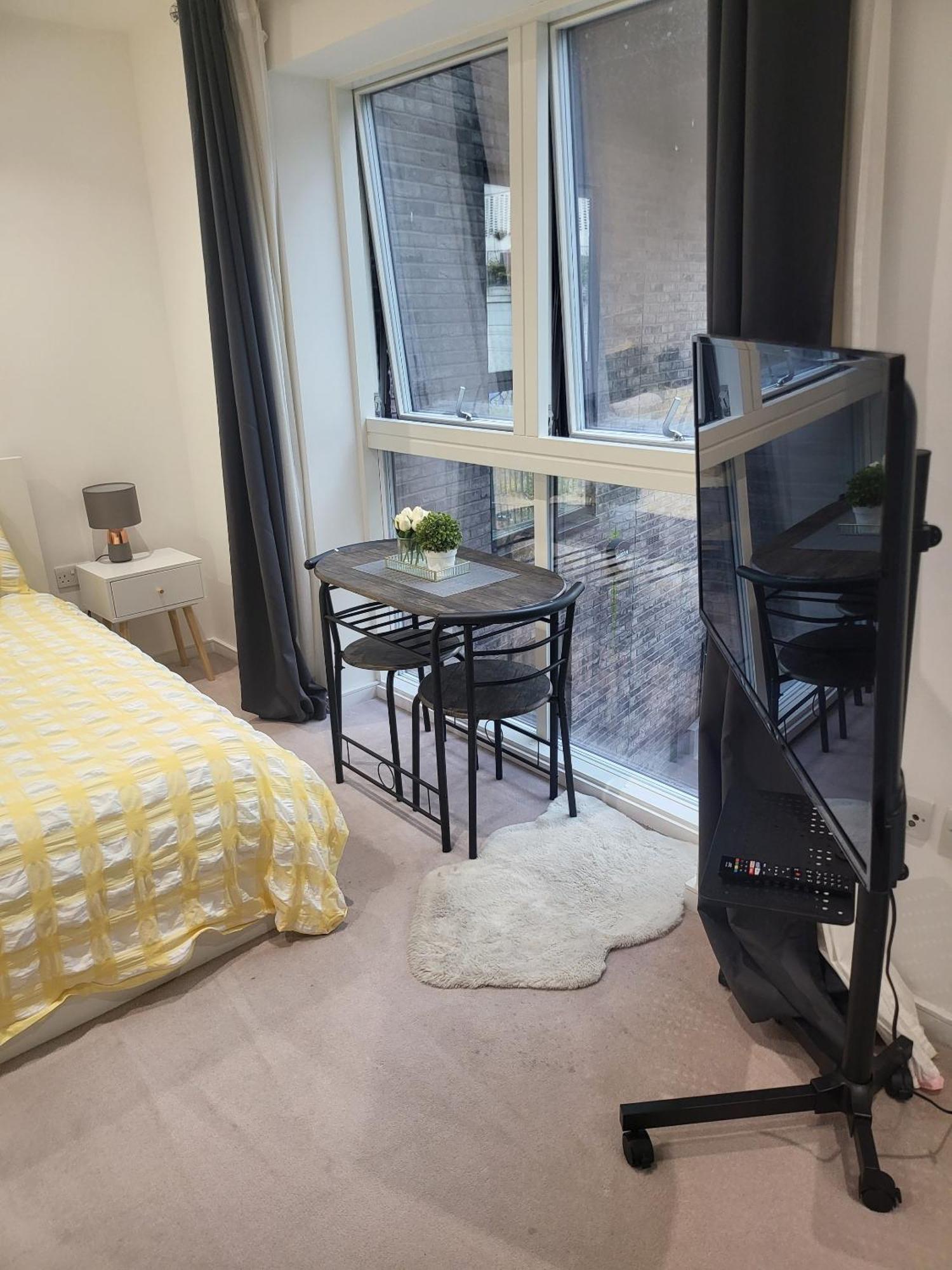 Kayz Lodge- Luxury Ensuite-Private & Shared Accommodation In A New House At The Olympic Village Overlooking Stratford Westfield And Tube Station London Exterior foto