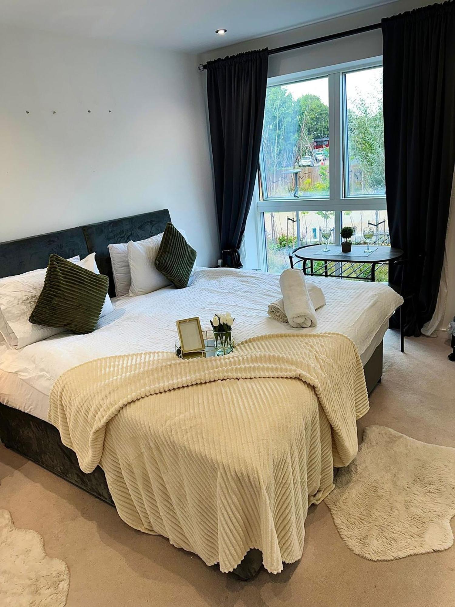 Kayz Lodge- Luxury Ensuite-Private & Shared Accommodation In A New House At The Olympic Village Overlooking Stratford Westfield And Tube Station London Exterior foto